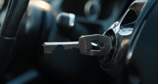 car key stuck issue